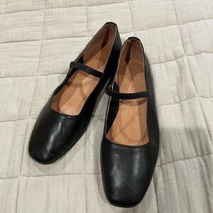 Madewell Greta ballet flat, size 9 in black.